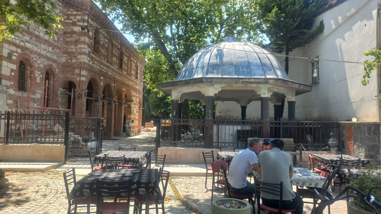 Bursa Özlüce'nin Tarihi Kilisesi Camiye Dönüştü İlk Cuma Namazı Tarihi! 6