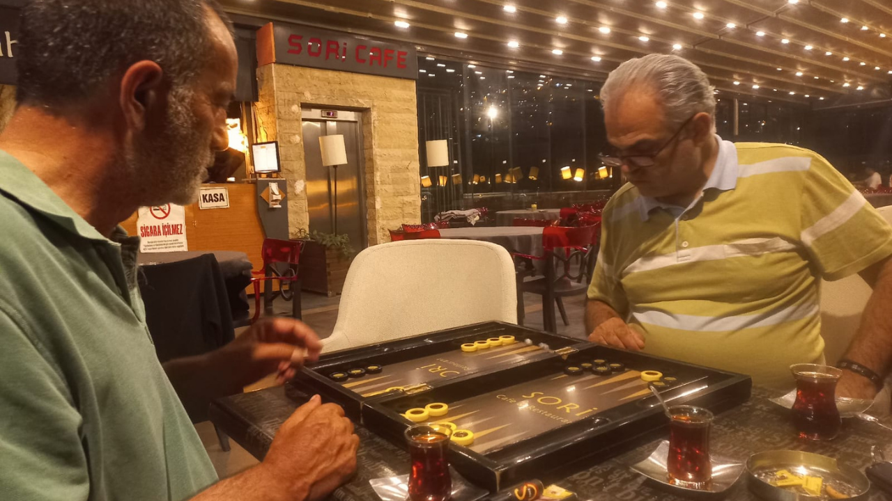 Bursa Sori Cafe'de Tavla Krallığı El Değiştirdi Şaban Bingölballı Destansı Finalin Galibi Oldu! 2