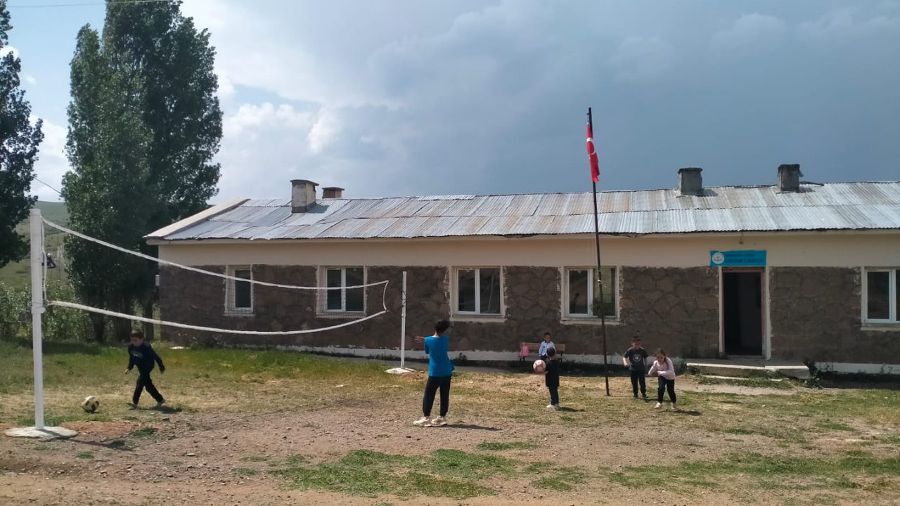 Hinisin Eği̇ti̇m Kardeleni̇; Ayşenur Haytaoğlu 3