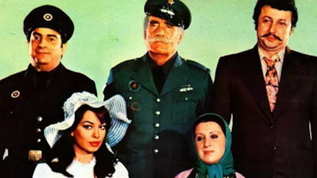 Türk Sinemasının Unutulmaz Ikilisi Zeki Alasya Ve Metin Akpınar'ın Başrollerini Paylaştığı %22Her Gönülde Bir Aslan Yatar%22, 1976 Yılında Vizyona Giren, Hem Güldüren Hem De Düşündüren Bir Dram Komedi Klasiğidir. 2