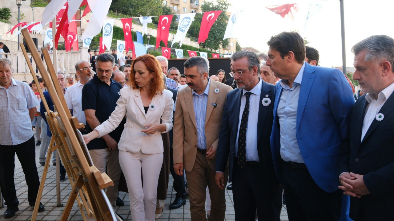 Mavi̇ Kelebekleri̇n İzi̇nde Srebreni̇ca Soykirimi Bursa'da Anildi Soykirimin 30. Yilinda Bursa Tek Yürek Oldu 3