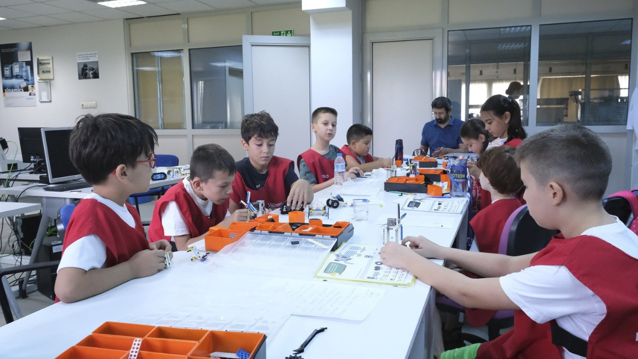 Bursa'da Gelecek Vadedentasarımcı Adayları Butgem Yaz Kurslarında Yeteneklerini Keşfetti 4