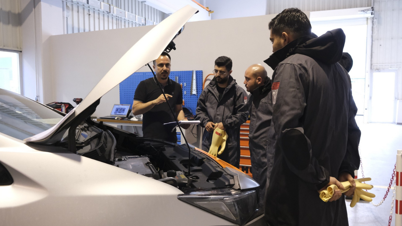 Hibrit Ve Elektrikli Taşıtlar Eğitimi Butgem'den Sektöre Yeni İstihdam Fırsatları 2