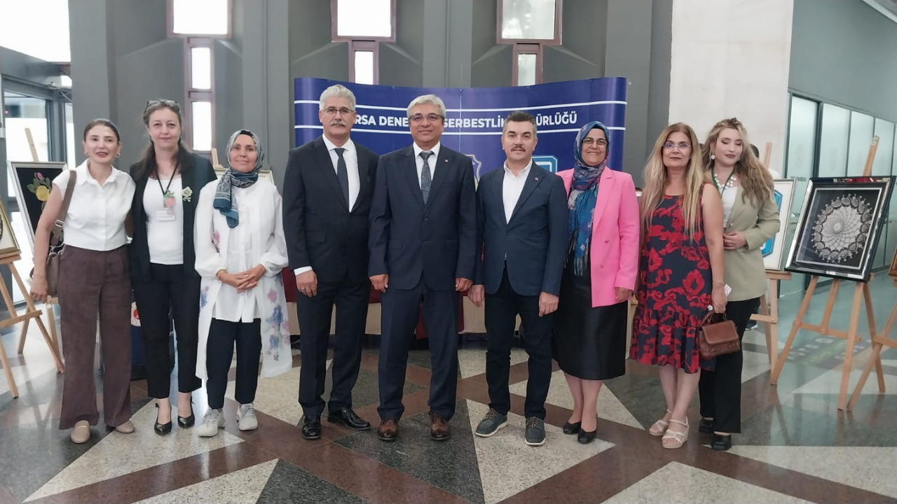 Bursa Adliyesi'nde Anlamlı Sergi Denetimli Serbestlik Yükümlülerinin Eserleri Sergilendi 5