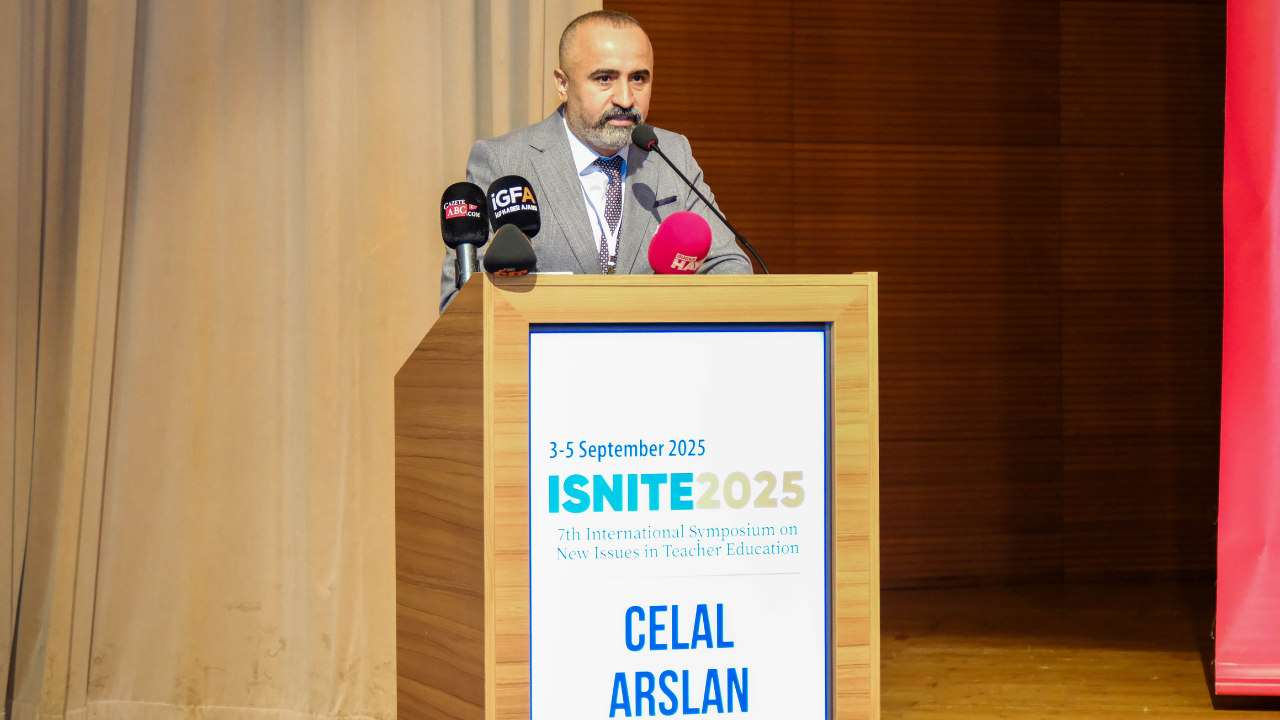 Bursa Arena Eğitim Kurumları'ndan Öğretmen Eğitiminin Geleceğine Yön Veren Zirve Isnite 2025 8