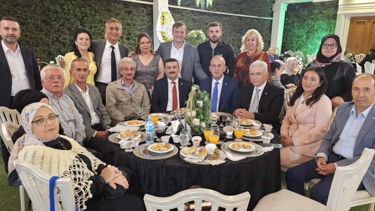 Bursa İyi̇ Parti Osmangazi’de Kartlar Yeniden Dağıtılıyor Mehmet Koçer İlçe Başkanlığına Aday Mı! 4
