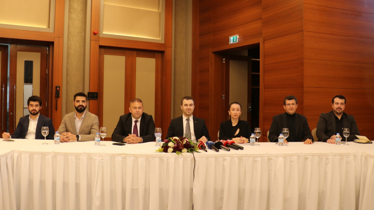 Bursa Di̇ş Heki̇mleri̇ Odasi Seçi̇mi̇nde Sular Isiniyor Yeni̇li̇k Grubu Adaylarini Duyurdu!3