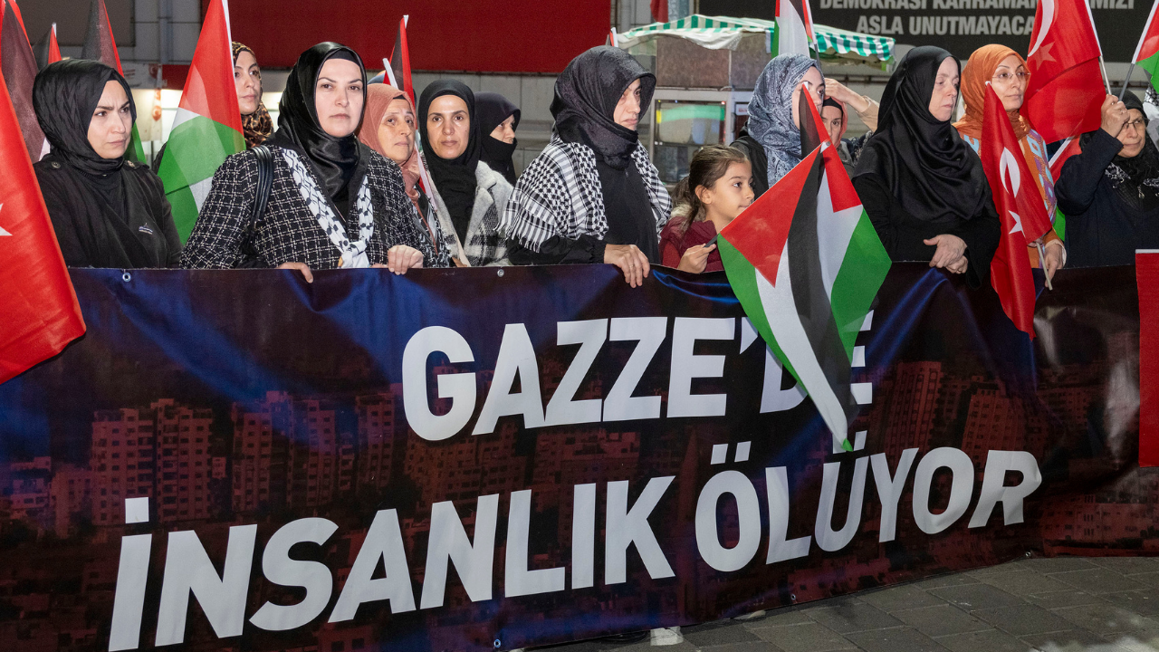 Bursa Gönüllü Kuruluşlar Platformu’ndan Gazze’ye Destek Çağrisi Zulme Sessi̇z Kalmak, İnsanlik Onuruna İhanetti̇r”2