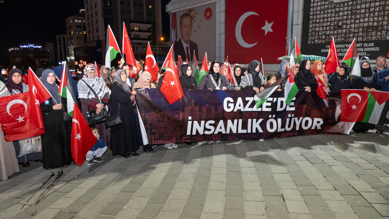 Bursa Gönüllü Kuruluşlar Platformu’ndan Gazze’ye Destek Çağrisi Zulme Sessi̇z Kalmak, İnsanlik Onuruna İhanetti̇r”4-1