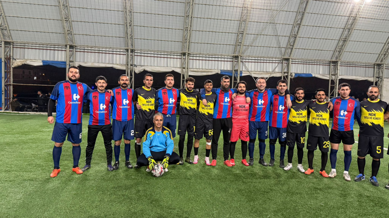 Hinis Kaymakamlik Turnuvasinin Şampi̇yonu; Alagöz Spor Oldu3