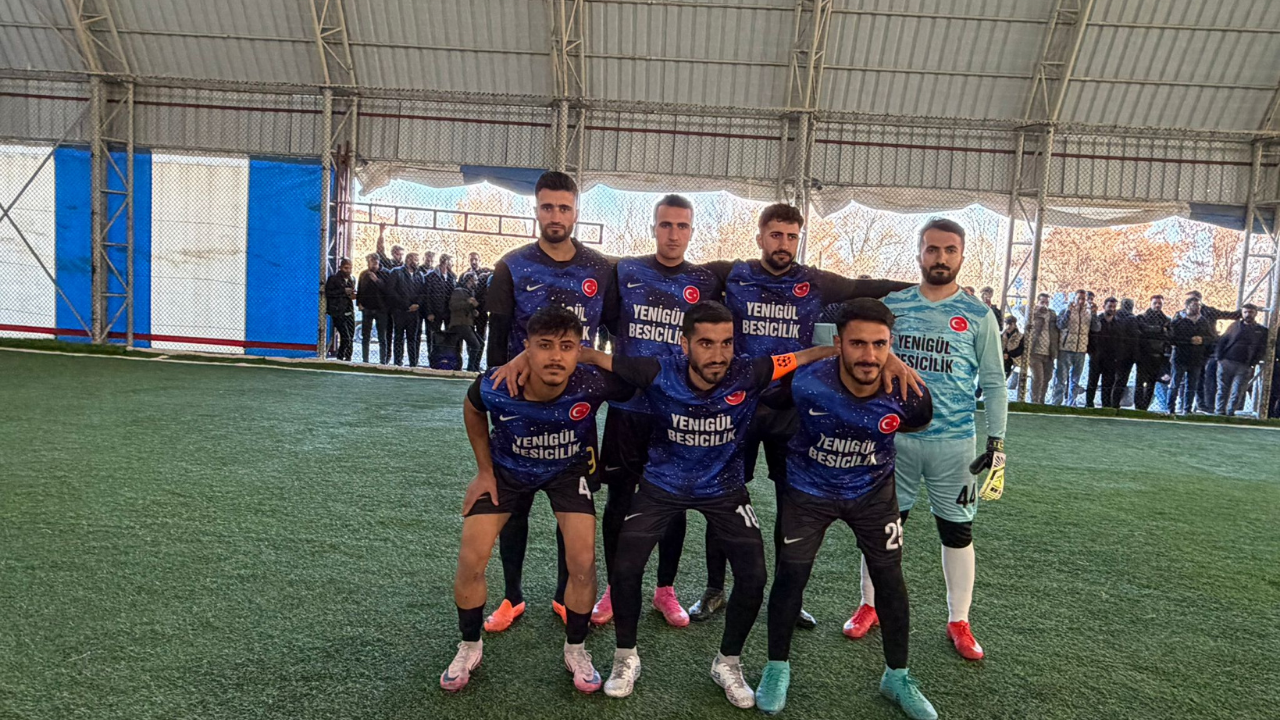 Hinis Kaymakamlik Turnuvasinin Şampi̇yonu; Alagöz Spor Oldu5