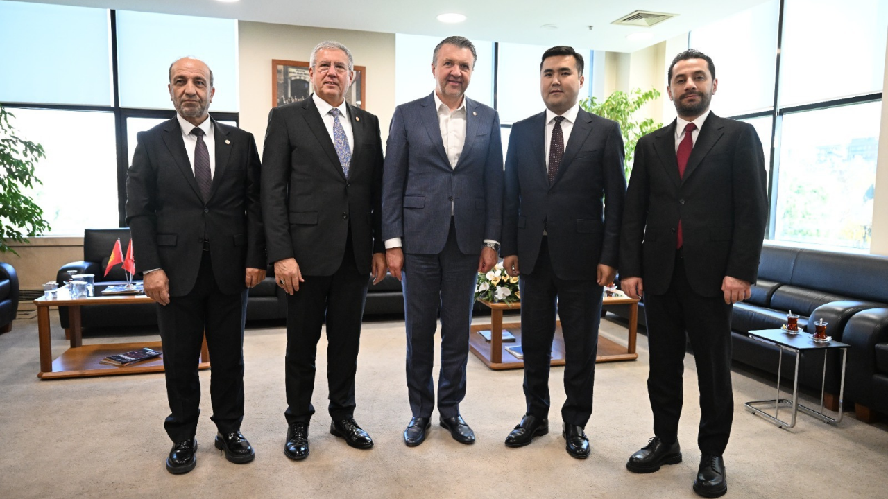 Kirgizi̇stan Türki̇ye Dostluk İli̇şki̇leri̇ Fi̇danlarla Kök Saldi2