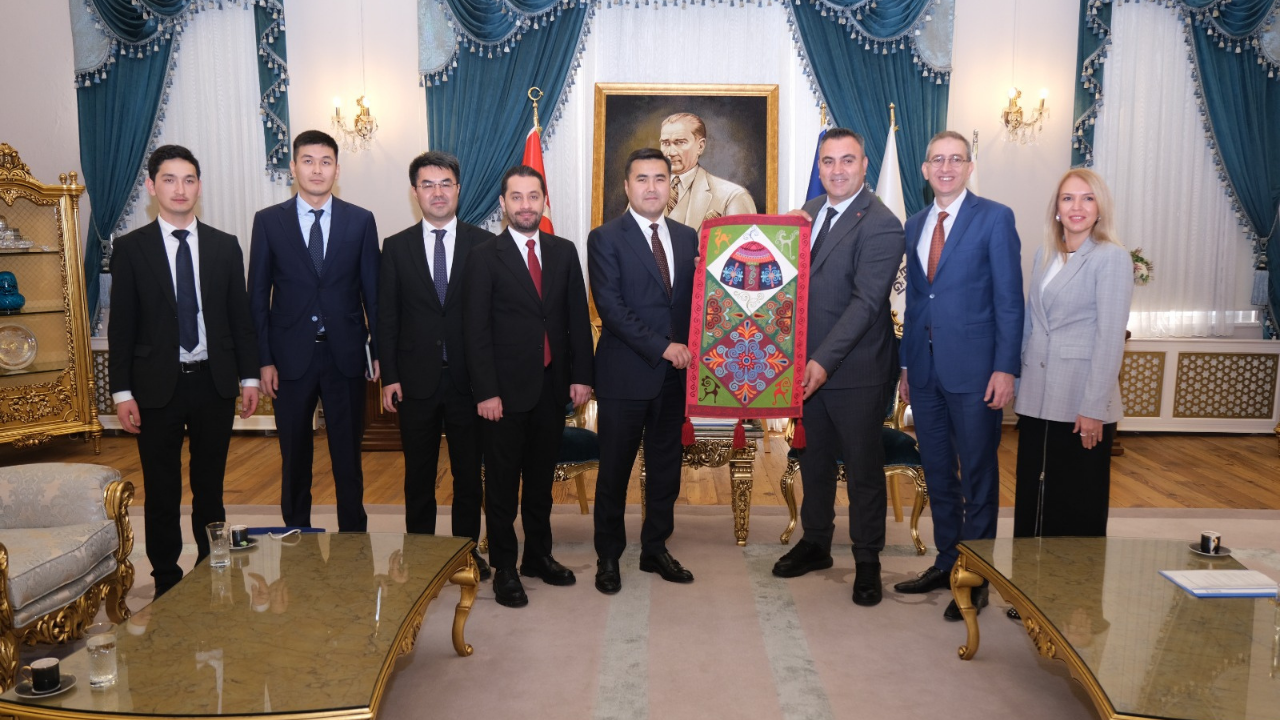 Kirgizi̇stan Türki̇ye Dostluk İli̇şki̇leri̇ Fi̇danlarla Kök Saldi3