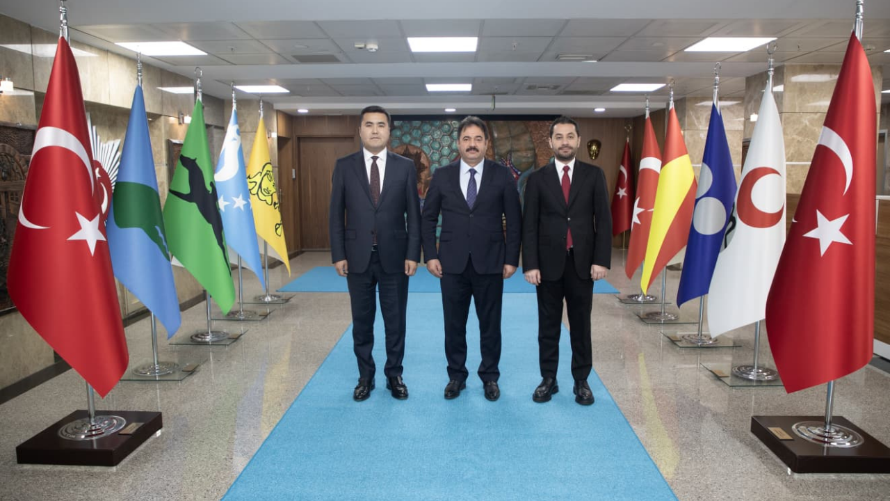 Kirgizi̇stan Türki̇ye Dostluk İli̇şki̇leri̇ Fi̇danlarla Kök Saldi4