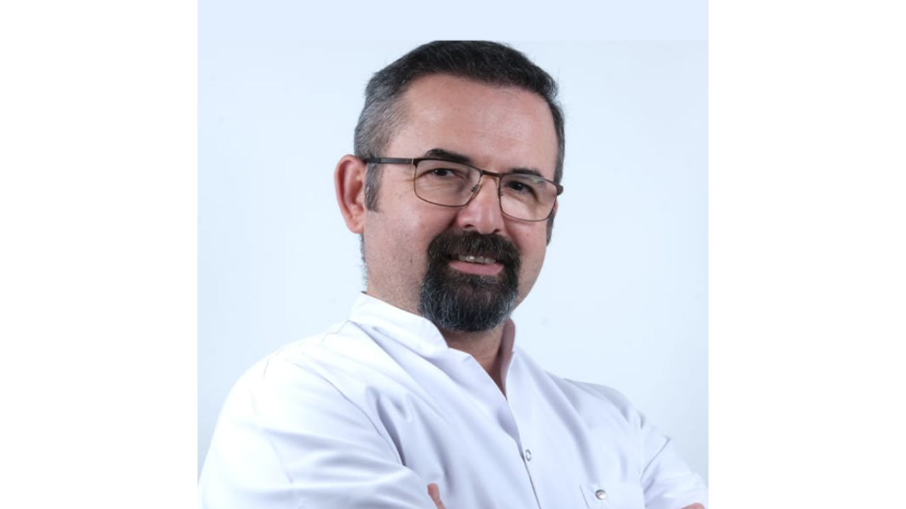 Ortodonti̇ Uzm. Doç. Dr. Bülent Çatalbaş “Düzgün Di̇ş İçi̇n Şeffaf Plak”2