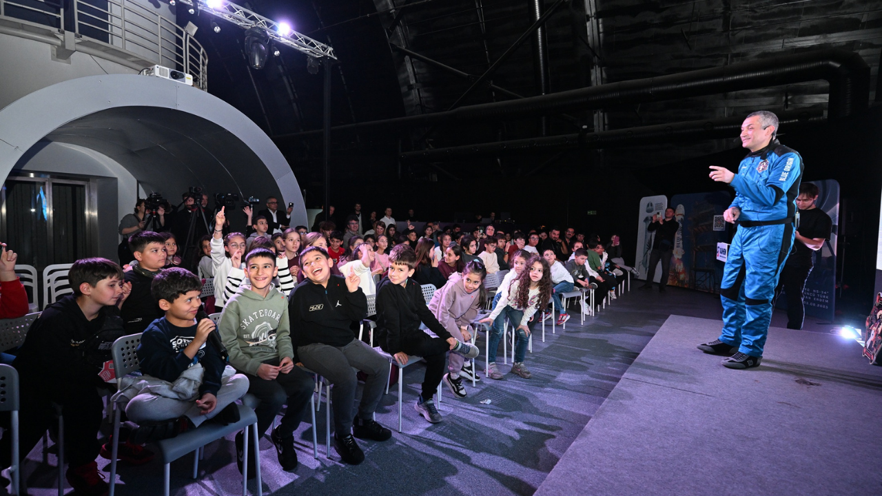 Türkiye’nin 3. Astronotu Gökhan Erdem Uzay Deneyimini Guhem’de Öğrencilerle Paylaştı3