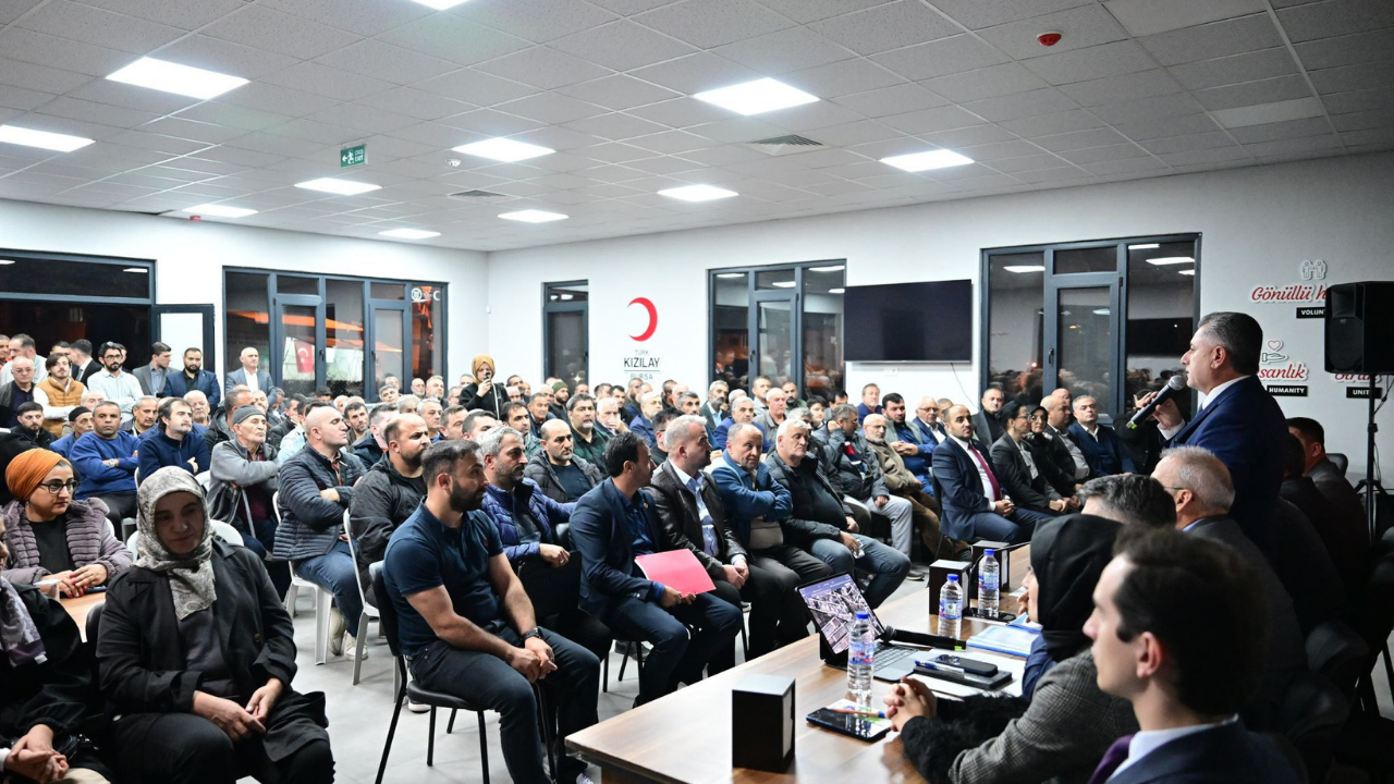 Ak Parti̇ Yildirim'dan Rekor Üye Akini 3 Ayda 4.405 Yeni̇ Katilim! Saha Çalişmalariyla İlçeni̇n Nabzini Tutuyorlar4