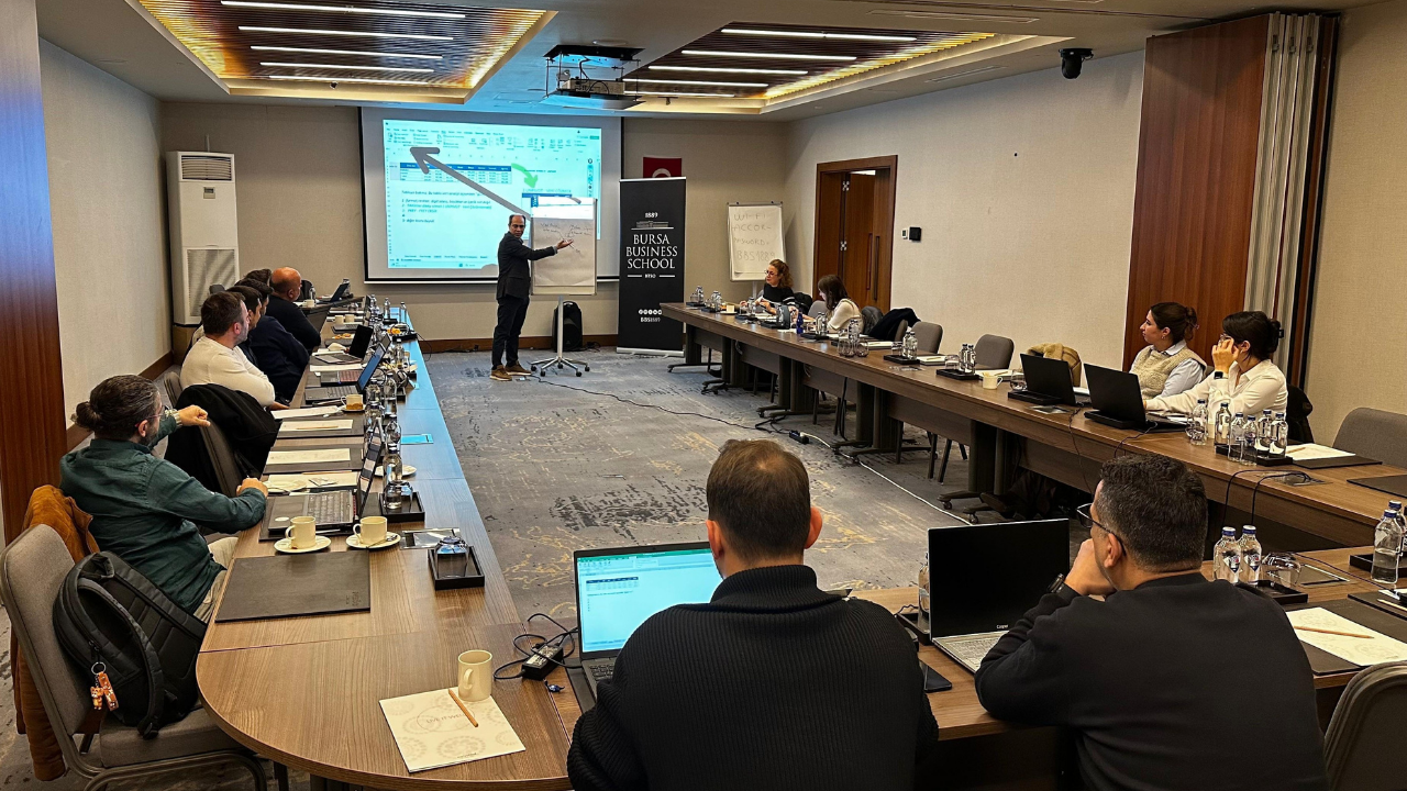 Bursa Business School’da ‘Veri’den Değer Üretme Eğitimi İş Dünyasına Veri Analitiği Ve İş Zekası Eğitimi3
