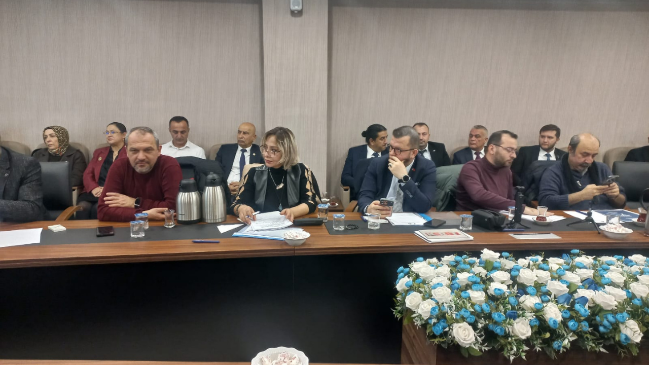 Anahtar Parti̇ Bursa İl Başkani ''Bursa, Hak Etti̇ği̇ni̇ Alamiyor''3