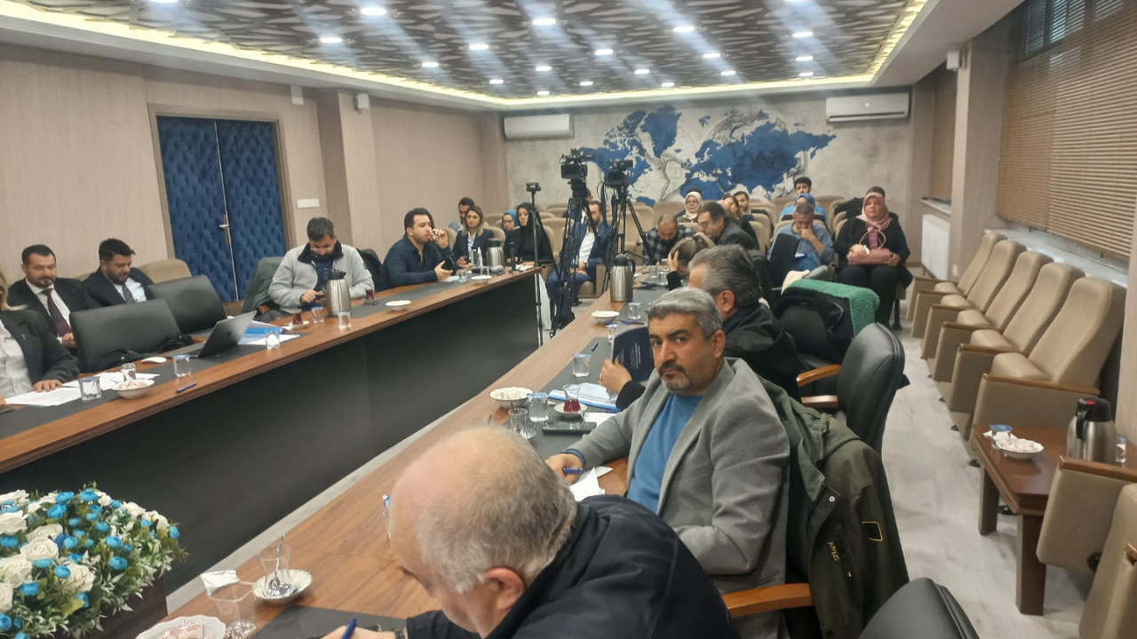 Anahtar Parti̇ Bursa İl Başkani ''Bursa, Hak Etti̇ği̇ni̇ Alamiyor''4