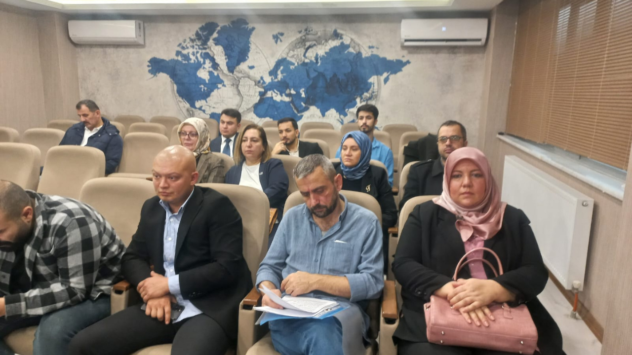 Anahtar Parti̇ Bursa İl Başkani ''Bursa, Hak Etti̇ği̇ni̇ Alamiyor''7