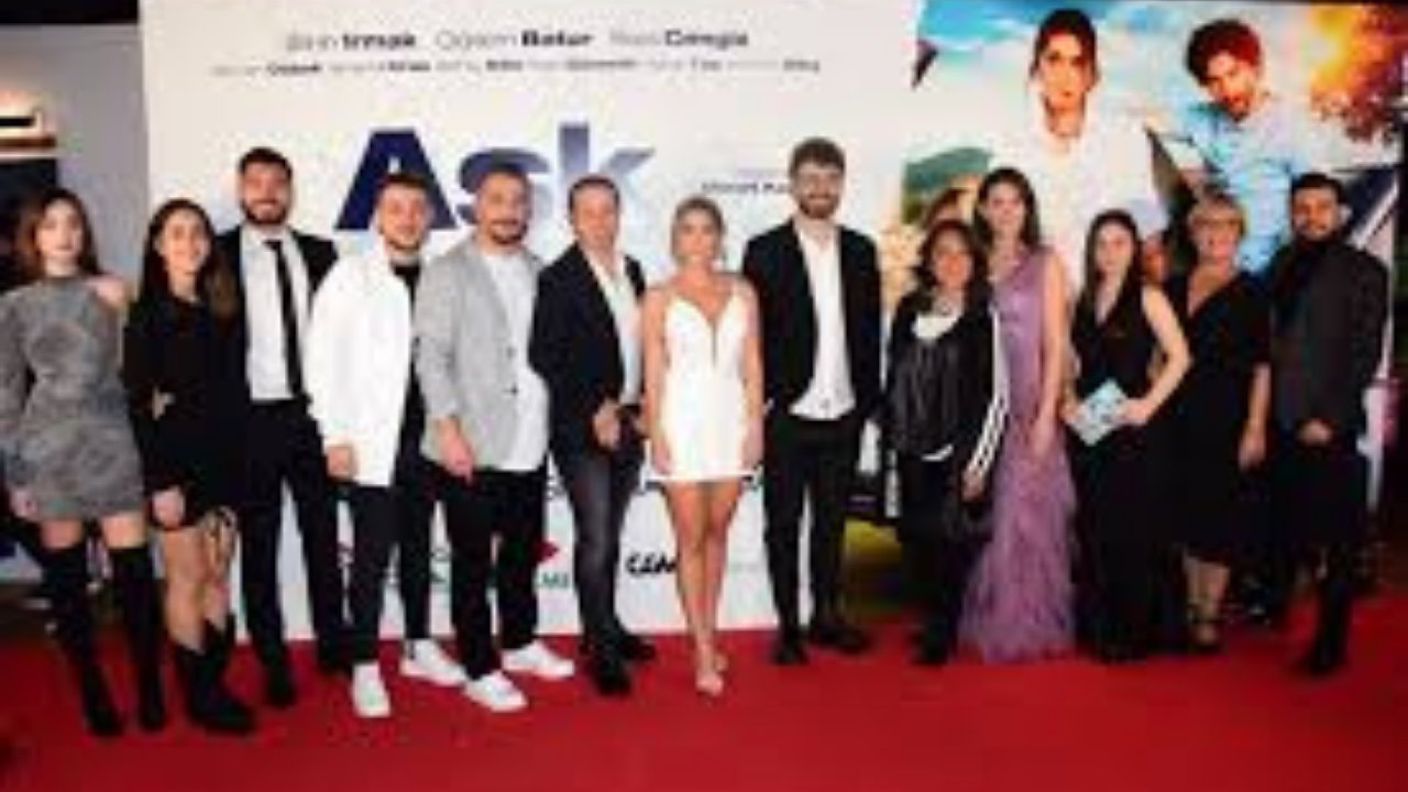 Aşk Yolunda Filmi Nerede Çekildi? Aşk Yolunda Konusu Nedir Ve Oyuncuları Kimler? İşte Merak Edilenler3