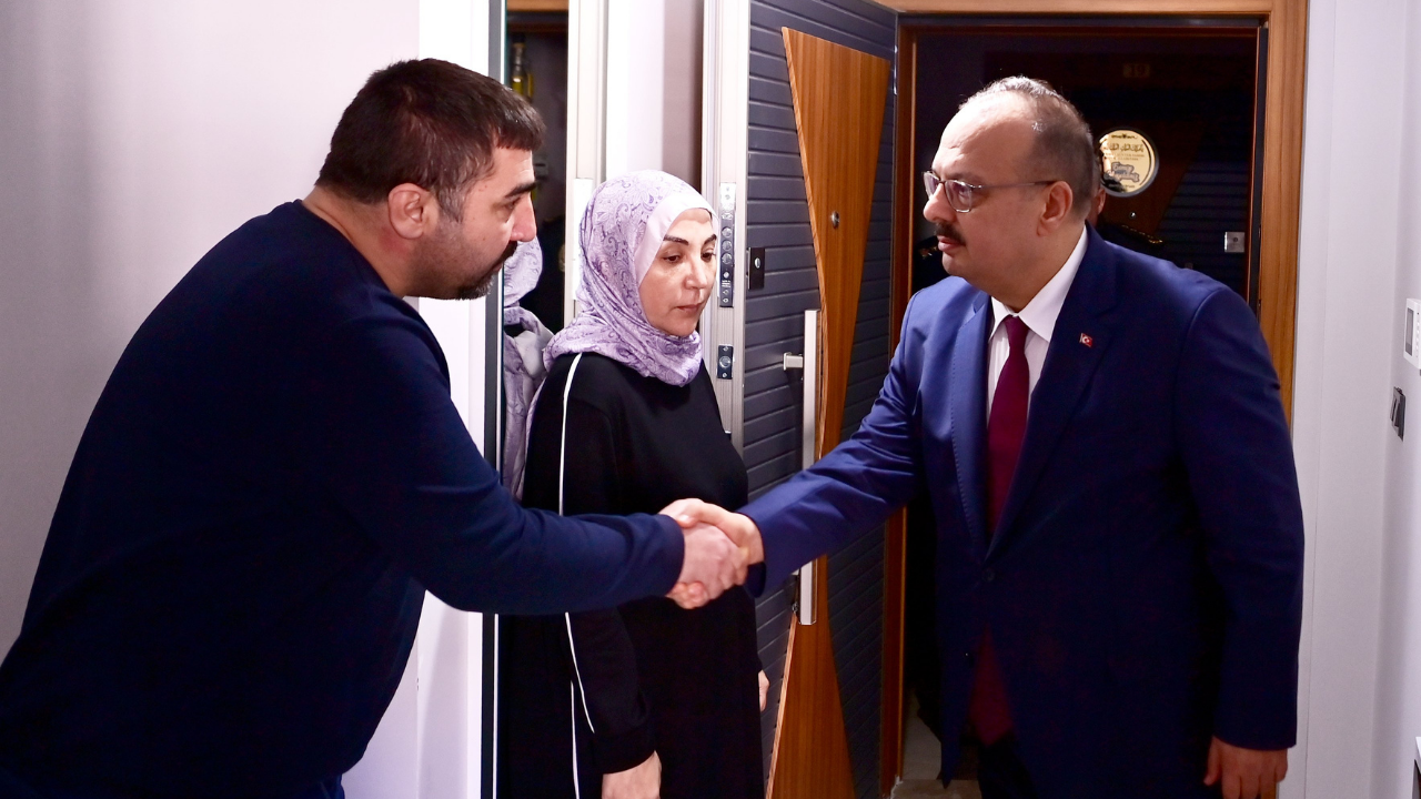 Aydın Valisi Yakup Canbolat’a Büyük Ödül Gazeteciler “En Başarılı Vali” Seçti!4