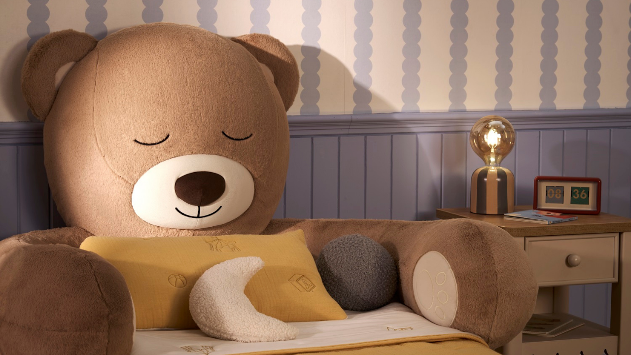 Bursa Çi̇lek’ten Kendi̇ Yatağina Geçi̇ş Süreci̇ni̇ Destekleyen Yeni̇ Uyku Arkadaşi Teddy Ayicik Karyola2