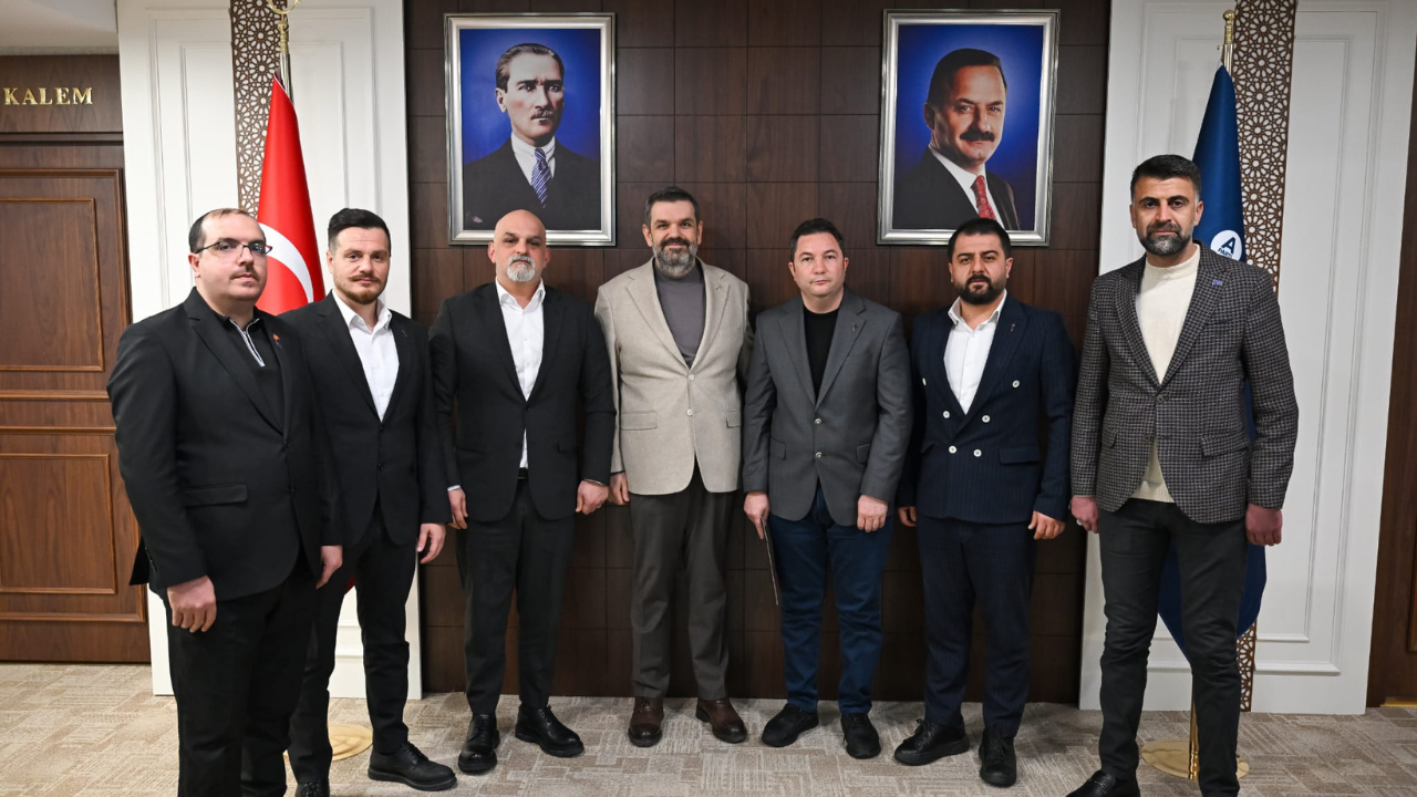 Bursa Siyasetinde Hareketli Günler Anahtar Parti'den Fuat Üçüncü'ye Stratejik Görev!3