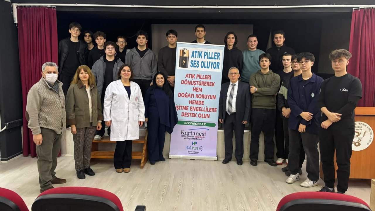 Bursa'da Liseliler Atık Pilleri Dönüştürerek Örnek Oluyor3