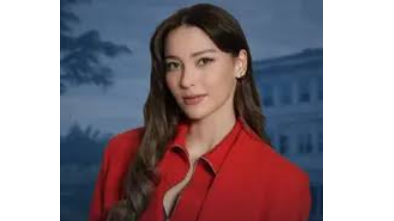 Sevdiğim Sensin Burçin Karakteri Ve Elçin Zehra İrem2