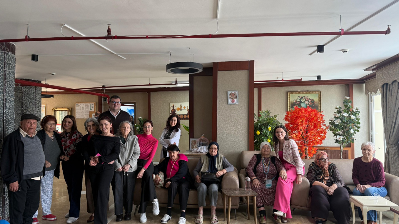 Bursa Burtom'dan Huzurevi Sakinlerine Anlamlı Ziyaret2