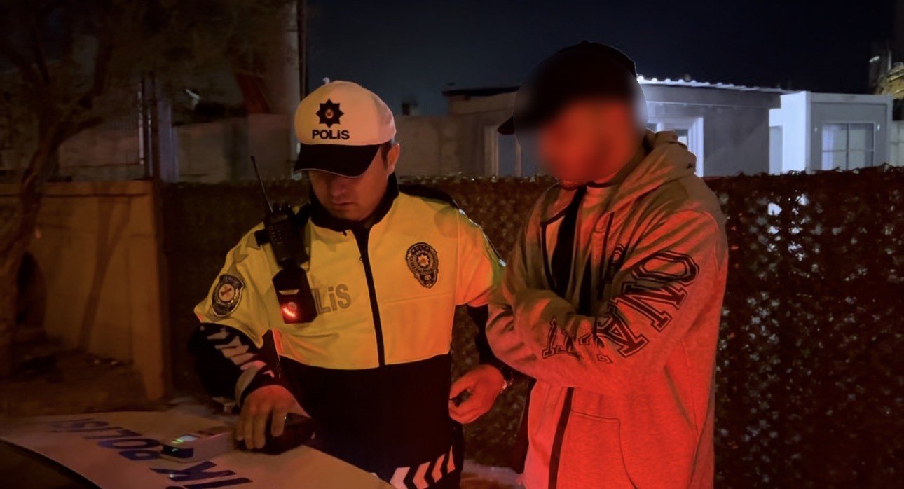 Alkollü Sürücü Ehliyetine El Konulunca Gözyaşlarına Hakim Olamadı