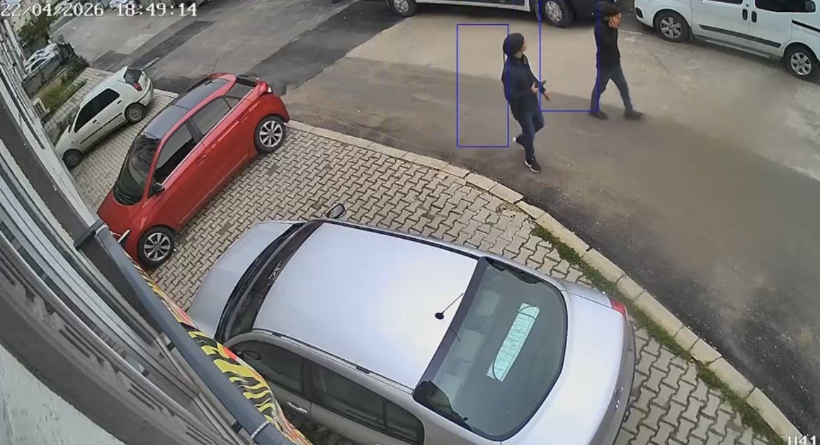 Kontakta Anahtarı Görüp Çaldılar: Bursa’da Kargo Aracı Kovalamacayla Yakalandı