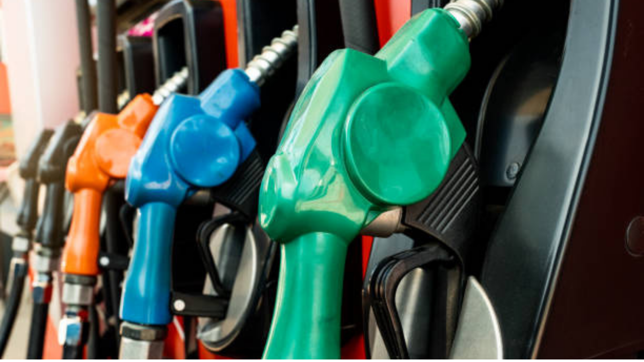 22 Mayıs Akaryakıt Fiyatları Güncellendi: Motorine İndirim Geldi mi? Benzin, Motorin ve LPG’de Son Durum