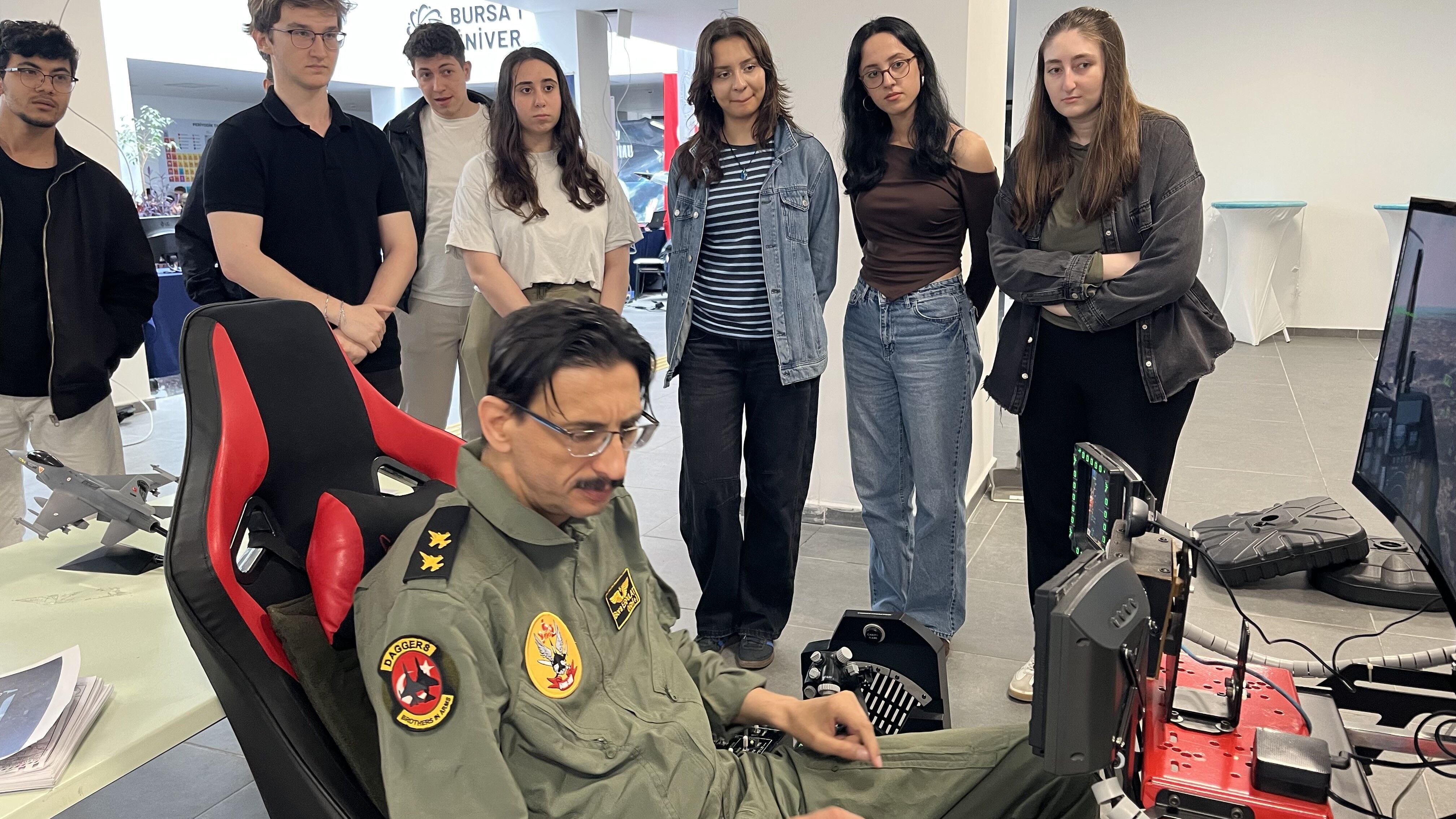 Btü’de F16 Heyecanı Gençler Kokpite Geçti