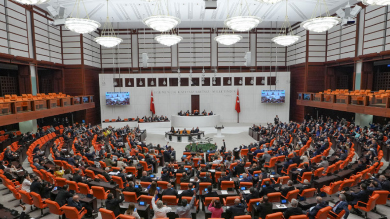 Alkol Yasağının Kapsamı Genişledi: Örtülü Reklam ve Sponsorluk Faaliyetleri Tamamen Yasaklandı