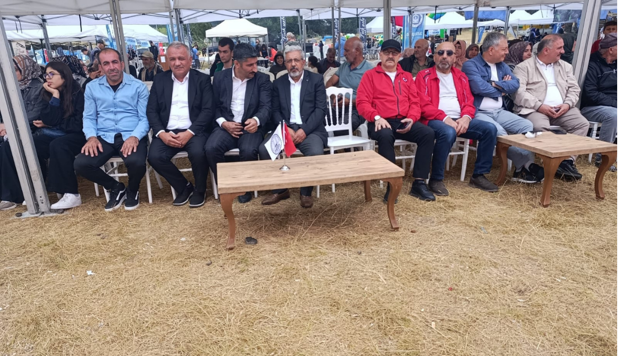 Bedfe Festivali Bursa'da Başladı Yağmura Rağmen İlk Gün Heyecanı Yaşanıyor3