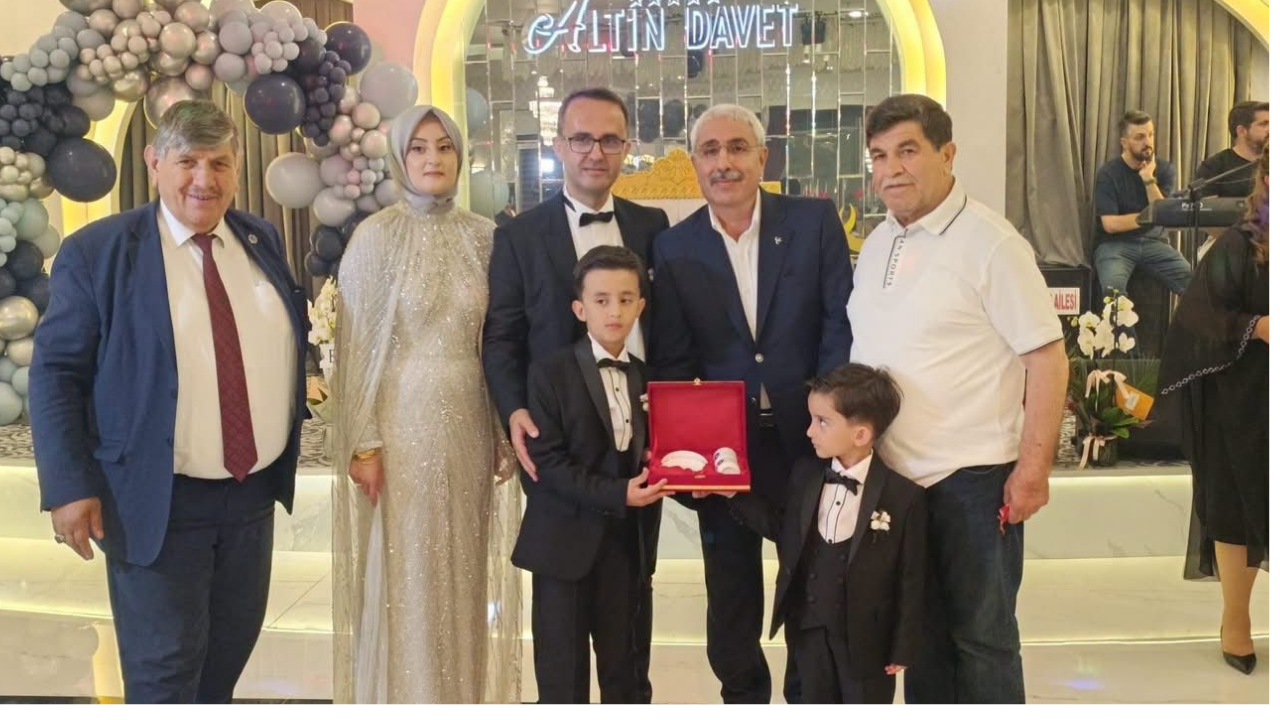 Bursa Kanserle Savaş Derneği Yönetim Kurulu Başkanı Ümit Ecemiş'in Mutlu Günü