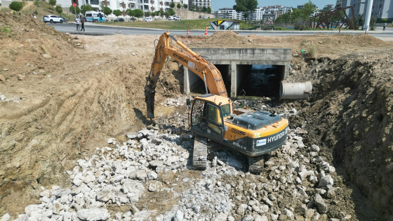 Büyükşehir’den Balkan Mahallesi’nde yoğun mesai