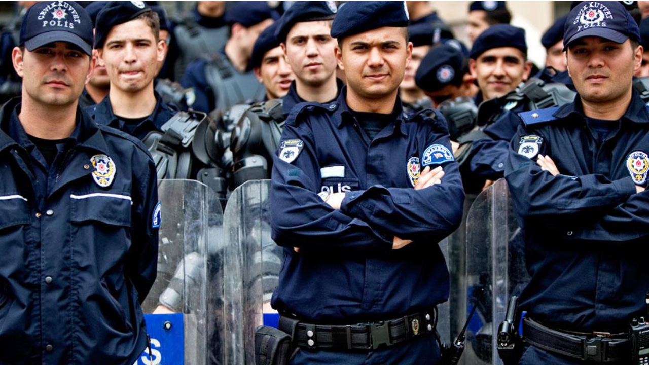 Emniyet Teşkilatında 46 Yıllık Disiplin Yönetmeliği Yürürlükten Kaldırıldı