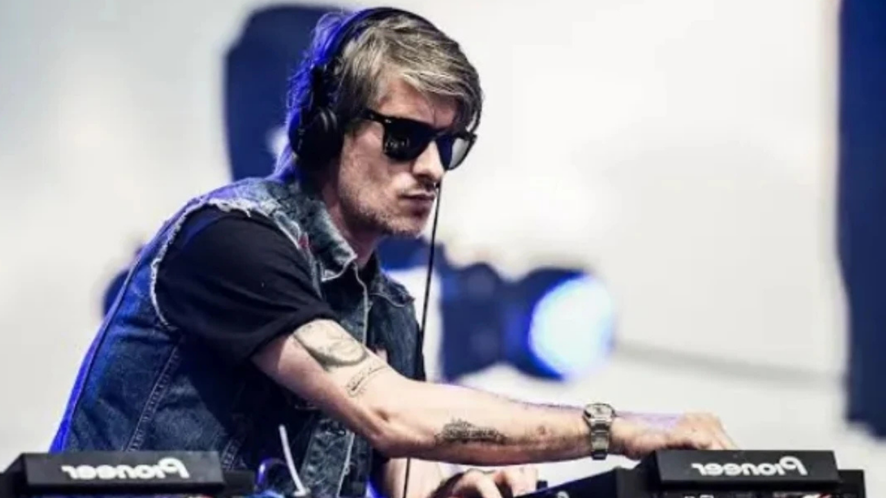 Nightcall" ile Dünya Çapında Ün Kazanan Fransız DJ Kavinsky Paris'te Ölü Bulundu