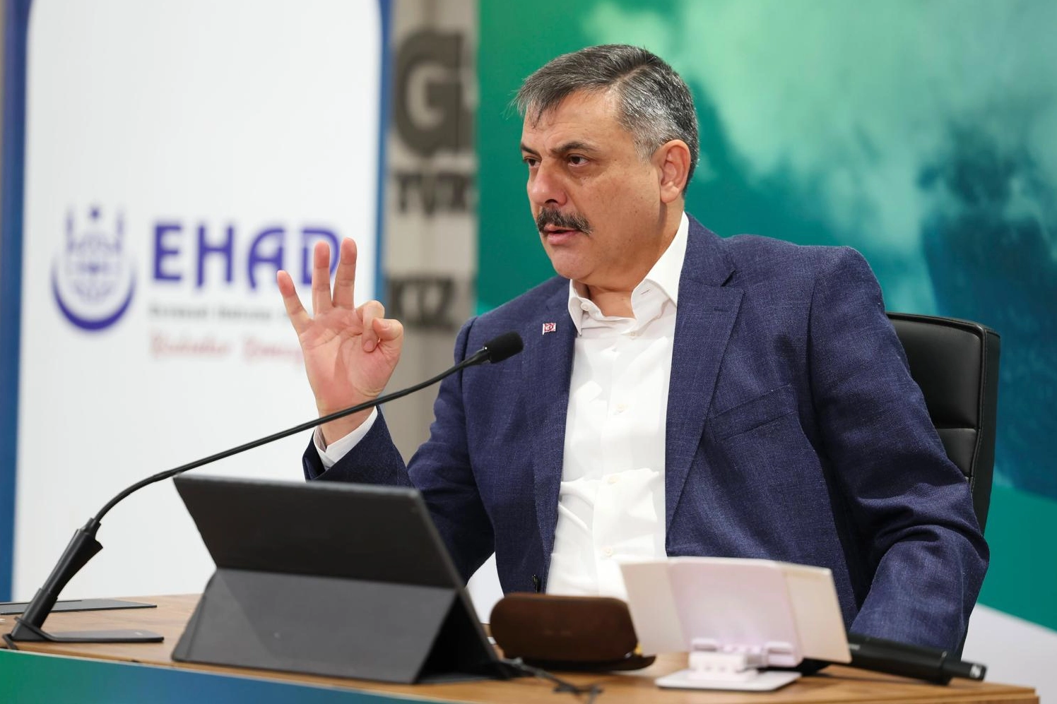 Bakan Çiftçi, hafızlarla 'İhyâ ve İnşâ Kampı' kapanışında buluştu