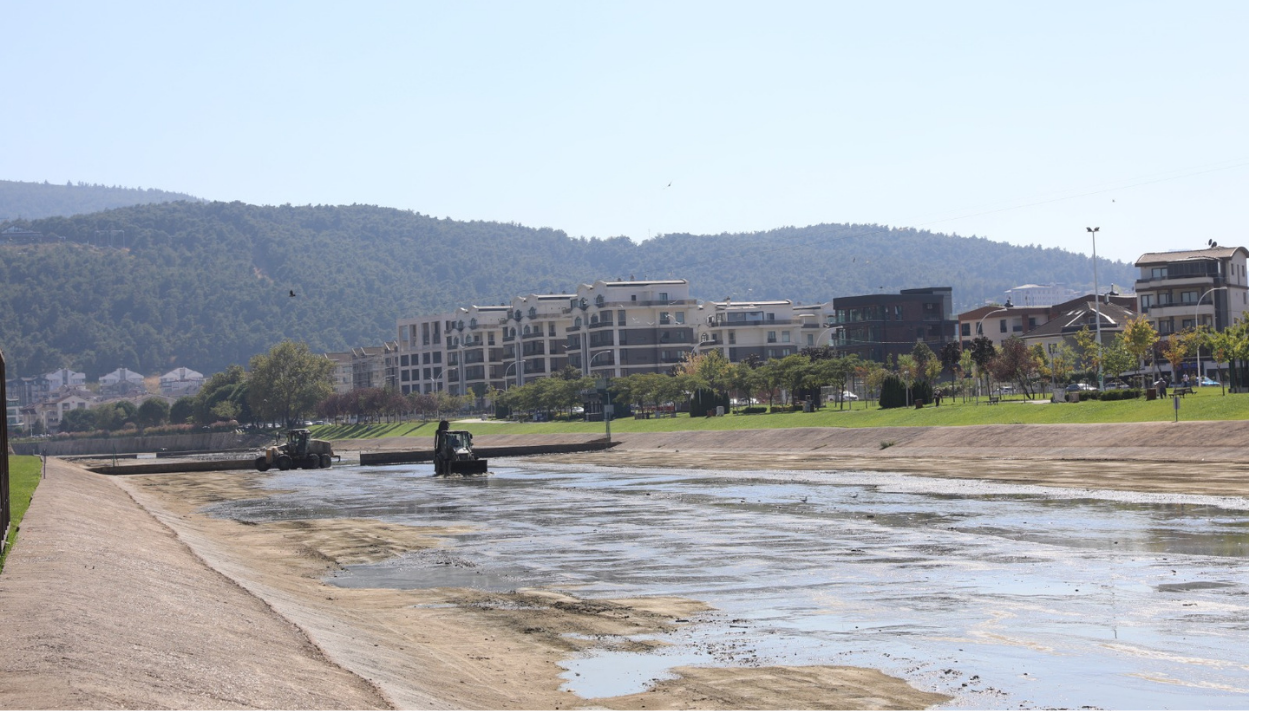 Büyükşehir'den dere temizliği mesaisi