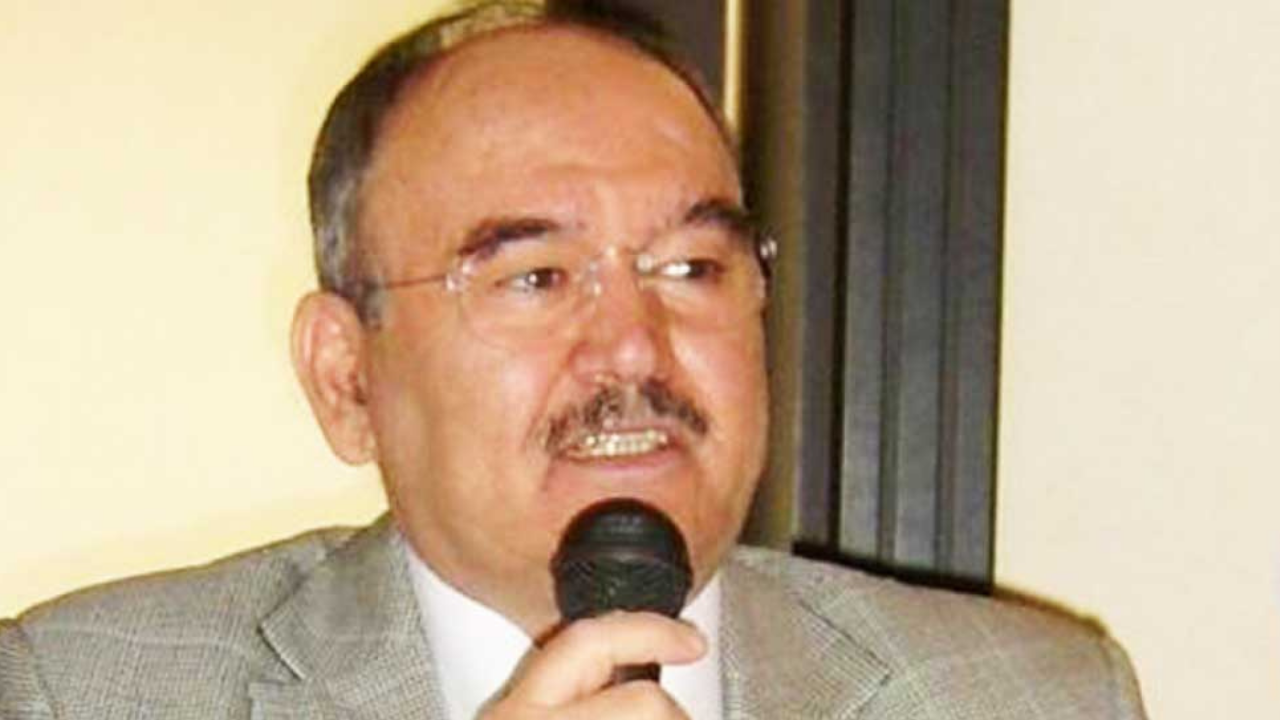 Eski İzmir Büyükşehir Belediye Başkanı Burhan Özfatura 83 yaşında hayatını kaybetti. Burhan Özfatura neden öldü, hastalı