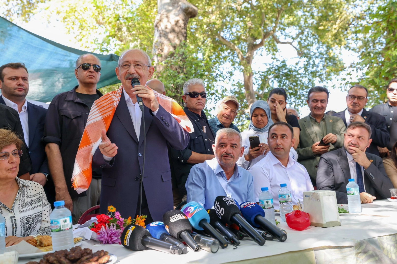 Kılıçdaroğlu, Buca Kaynaklar'da köylülerle buluştu