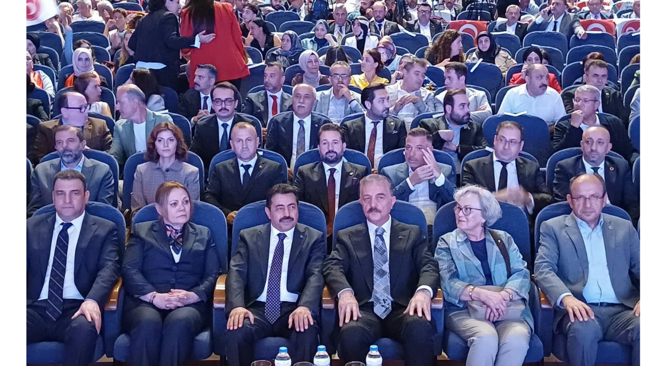 MHP Bursa’da Bayrak Değişimi: Yeni İl Başkanı Mehmet Emin Özcanbaz