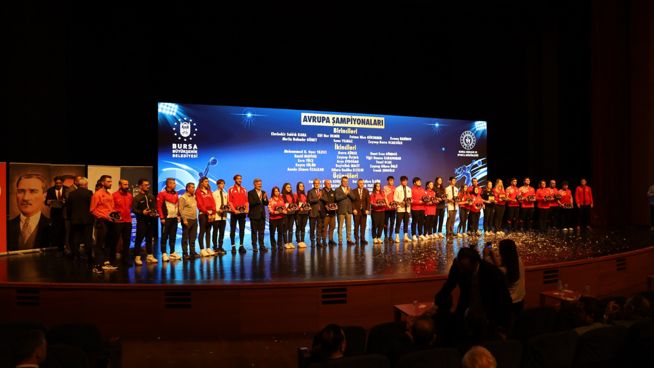 %22Amatör Sporun Yanındayız!%22 Şahin Biba'dan Bursa Kulüplerine Büyük Destek8