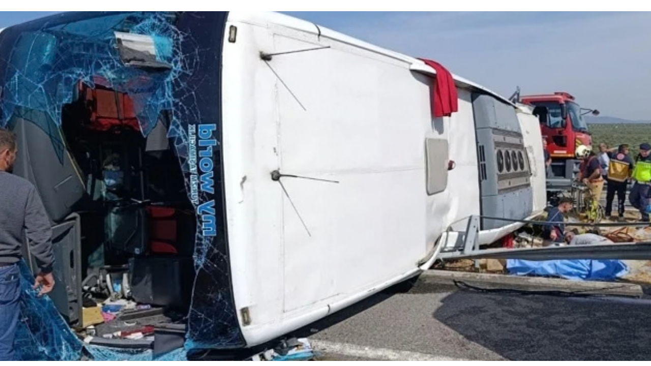 Manisa’da Katliam Gibi Kaza! TIR ile Tur Otobüsü Çarpıştı: 11 Ölü, 27 Yaralı