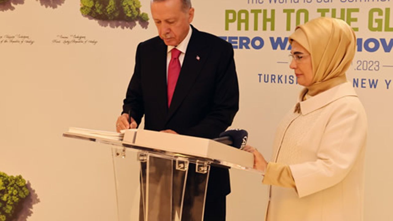 Cumhurbaşkanı Erdoğan, New York'ta Küresel Sıfır Atık İyi Niyet Beyanı'na ilk imzayı attı